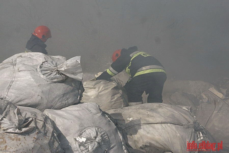 Pożar składowiska surowców wtórnych przy ul. Skrzydlatej, fot. 9