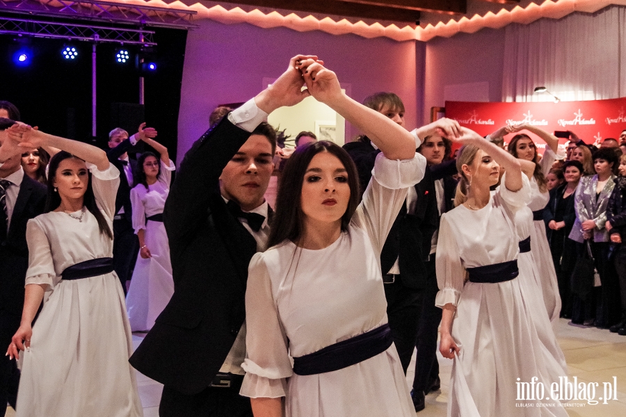 Zabawa na 102! Trwa bal studniówkowy II Liceum Ogólnokształcącego, fot. 28