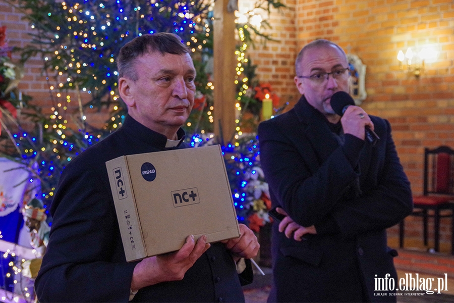 Ksiądz z Elbląga pieniądze z tacy przekazał na WOŚP. "Kościół przez to nie zubożeje", fot. 53