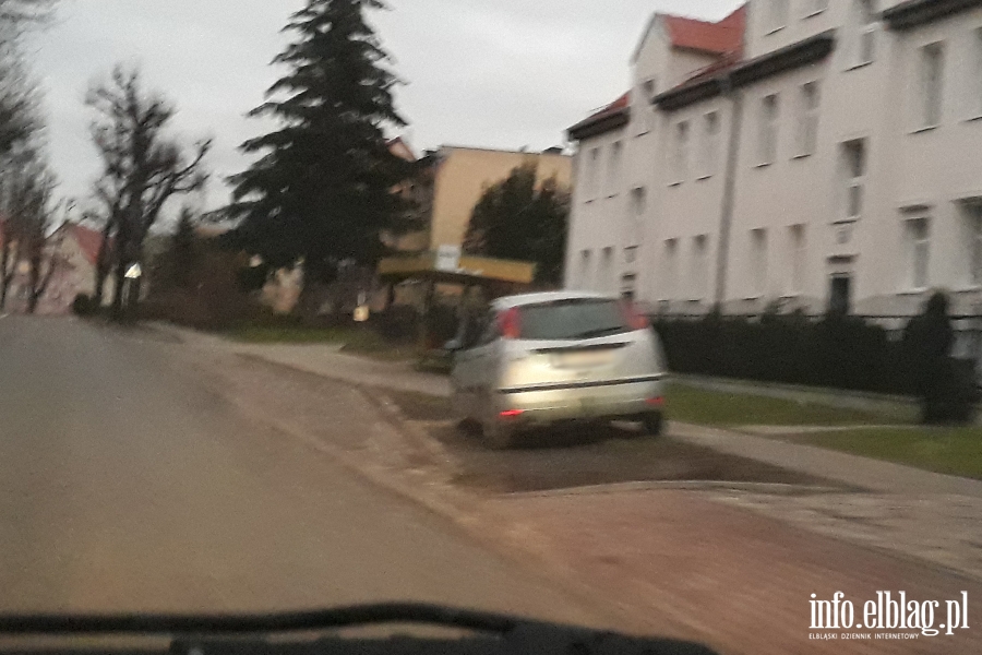 Mistrzowie parkowania w Elblgu (cz 228), fot. 3