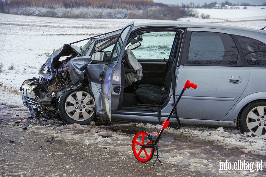 Wypadek w Milejewie przy stacji CPN - 6 osób poszkodowanych, fot. 4
