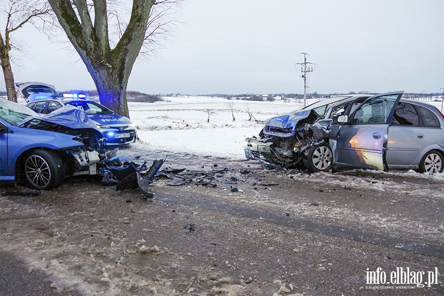 Wypadek w Milejewie przy stacji CPN - 6 osb poszkodowanych, fot. 7