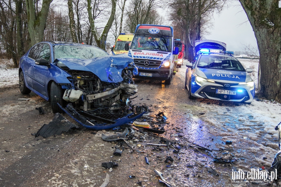 Wypadek w Milejewie przy stacji CPN - 6 osb poszkodowanych, fot. 9