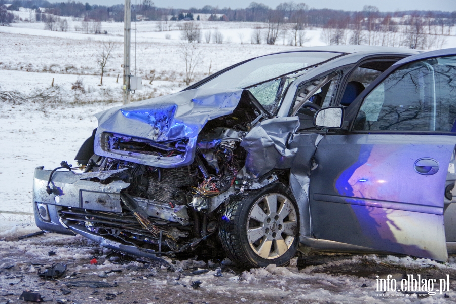 Wypadek w Milejewie przy stacji CPN - 6 osb poszkodowanych, fot. 10