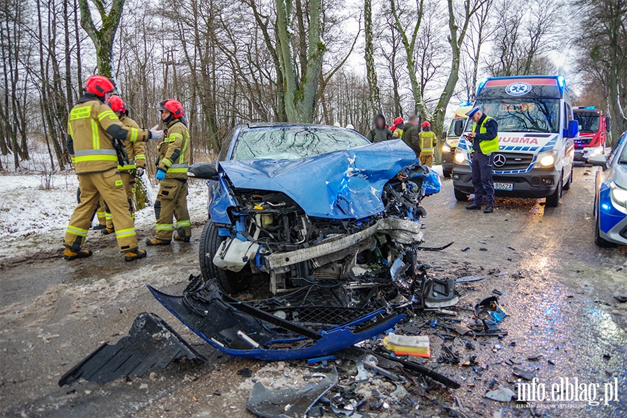 Wypadek w Milejewie przy stacji CPN - 6 osb poszkodowanych, fot. 11
