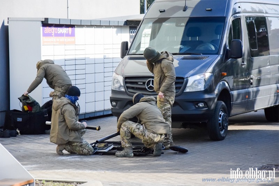 Alarm bombowy w CH OGRODY. Ewakuowano pracownikw i klientw. To byy tylko wiczenia, fot. 9