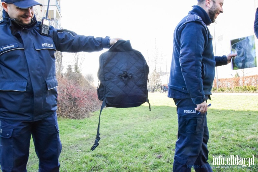 Alarm bombowy w CH OGRODY. Ewakuowano pracownikw i klientw. To byy tylko wiczenia, fot. 23