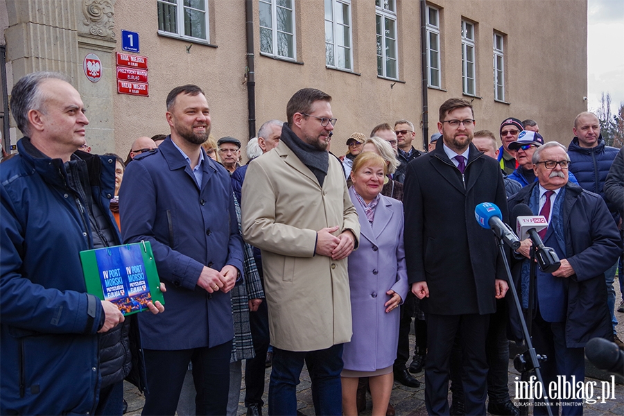 Zbierane s podpisy za przyjciem przez prezydenta Elblga finansowania na budow elblskiego portu, fot. 1