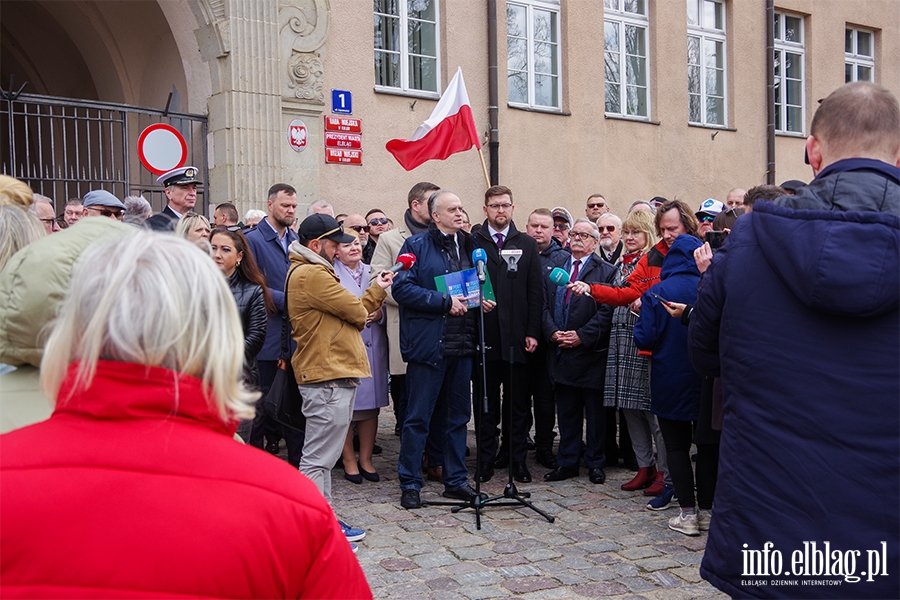 Zbierane s podpisy za przyjciem przez prezydenta Elblga finansowania na budow elblskiego portu, fot. 23