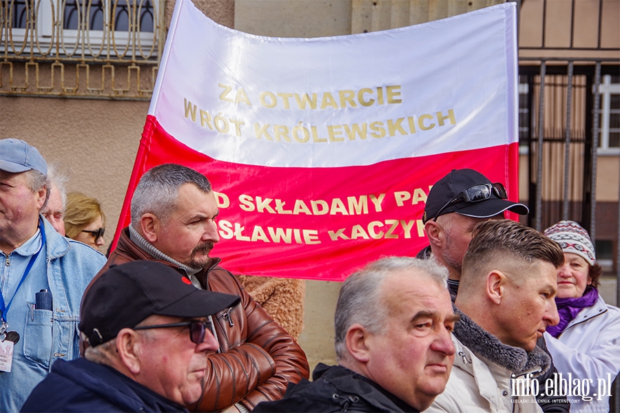 Zbierane s podpisy za przyjciem przez prezydenta Elblga finansowania na budow elblskiego portu, fot. 24