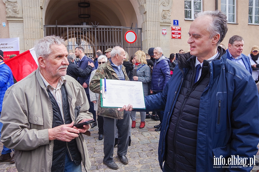 Zbierane s podpisy za przyjciem przez prezydenta Elblga finansowania na budow elblskiego portu, fot. 31