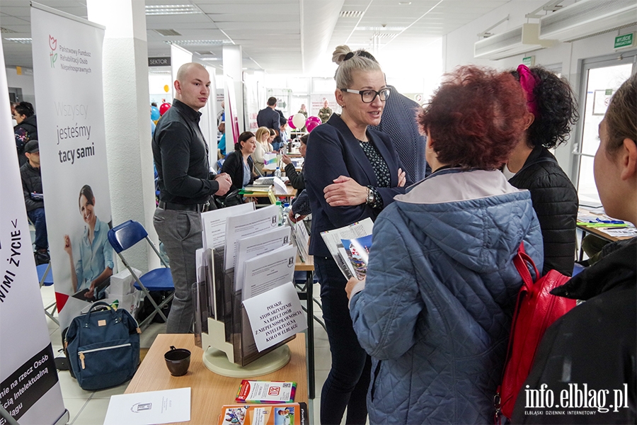 Elblskie Targi Pracy za nami. Na chtnych czekao kilkaset ofert zatrudnienia, fot. 34