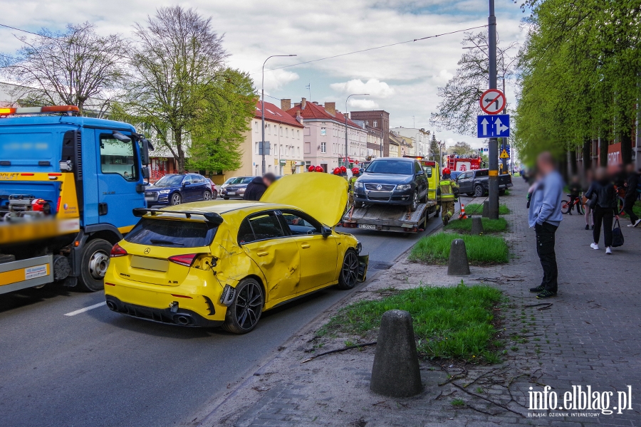 Kolizja trzech aut. Grunwaldzka zakorkowana, fot. 4