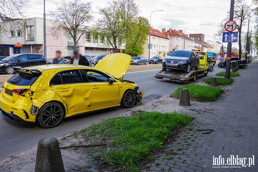 Kolizja trzech aut. Grunwaldzka zakorkowana, fot. 11