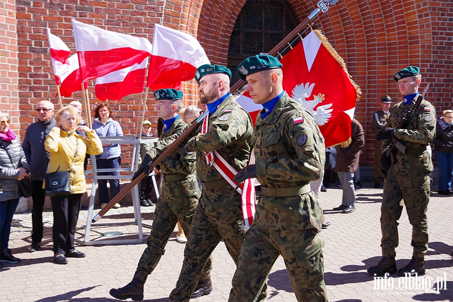 Obchody 232. rocznicy uchwalenia Konstytucji 3 Maja. witowalimy oficjalnie i... na rzece Elblg, fot. 9