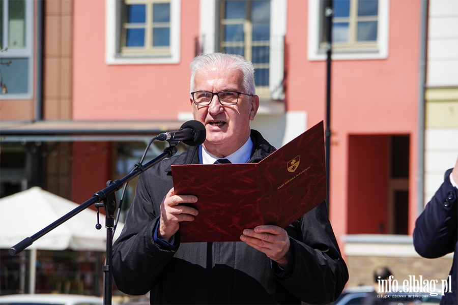 Obchody 232. rocznicy uchwalenia Konstytucji 3 Maja. witowalimy oficjalnie i... na rzece Elblg, fot. 39