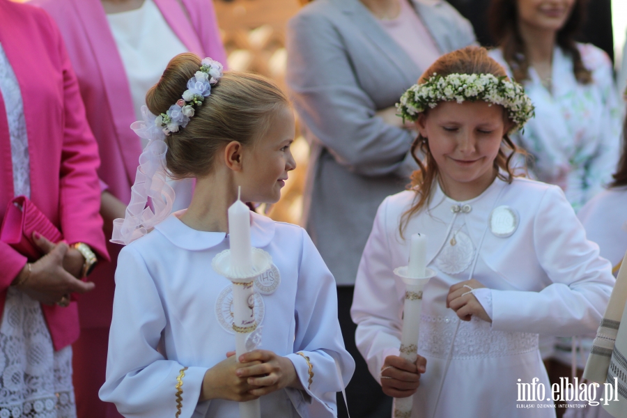 Elblg: Pierwsza Komunia wita w Katedrze w. Mikoaja, fot. 11