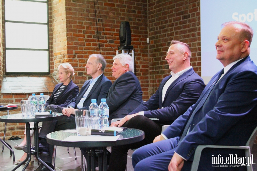 Przekonywanie już przekonanych; czyli spotkanie otwarte grupy parlamentarzystów PO z elblążanami, fot. 11