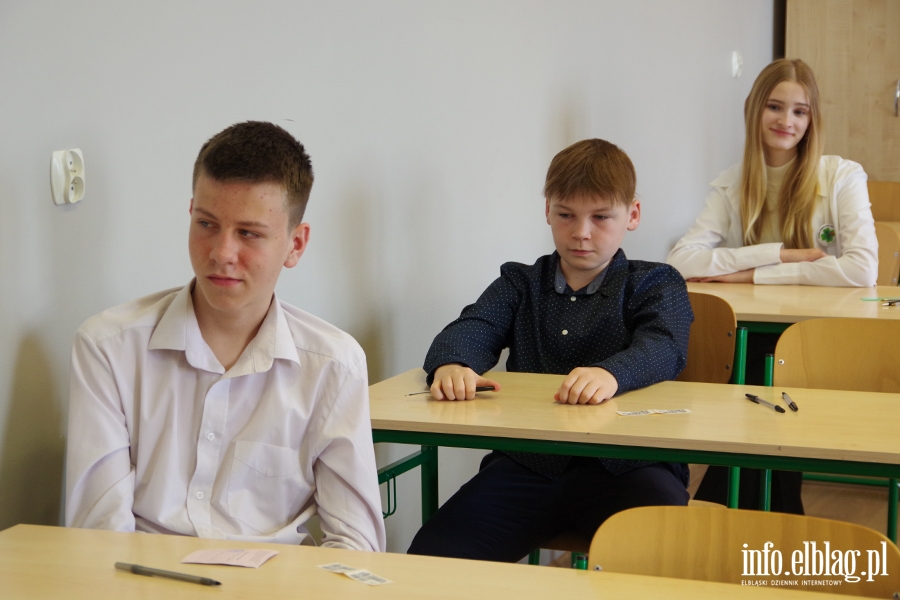Egzamin ósmoklasisty z matematyki w SP3, fot. 3