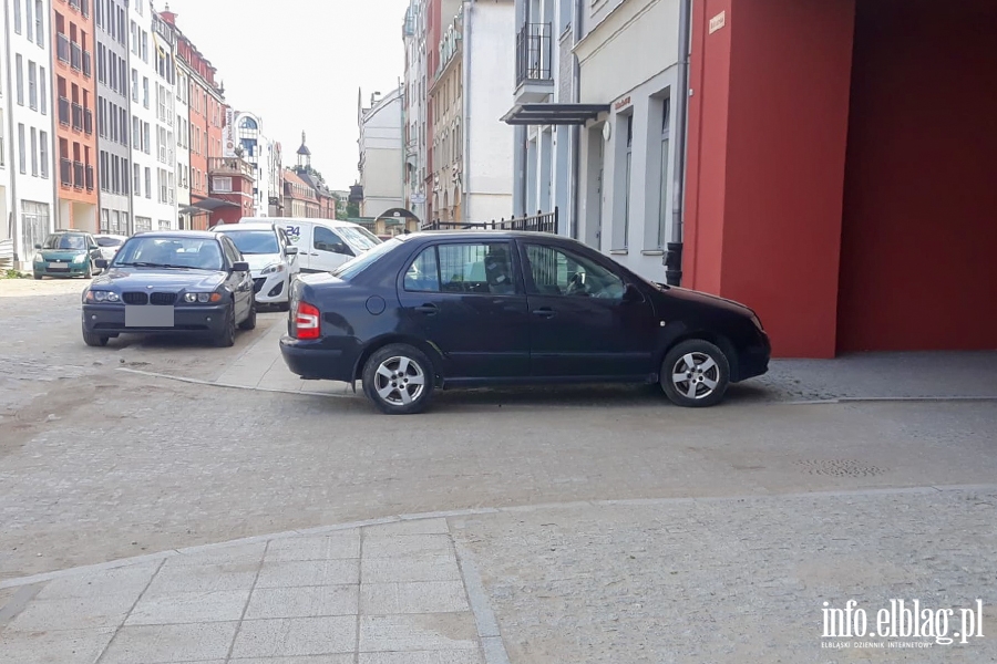 Mistrzowie parkowania w Elblągu (część 254), fot. 2