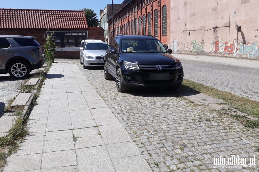 Mistrzowie parkowania w Elblągu (część 257)