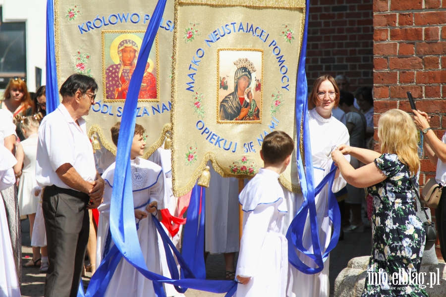 Elblg: Procesja przesza ulicami Starego Miasta. Wierni witowali Boe Ciao , fot. 4