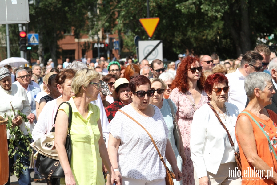 Elblg: Procesja przesza ulicami Starego Miasta. Wierni witowali Boe Ciao , fot. 25