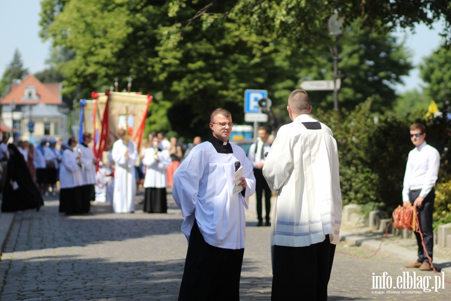 Elblg: Procesja przesza ulicami Starego Miasta. Wierni witowali Boe Ciao , fot. 50