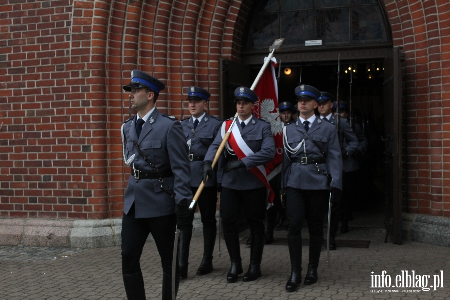 Wyrniono 88 funkcjonariuszy i pracownikw KMP w Elblgu, fot. 16