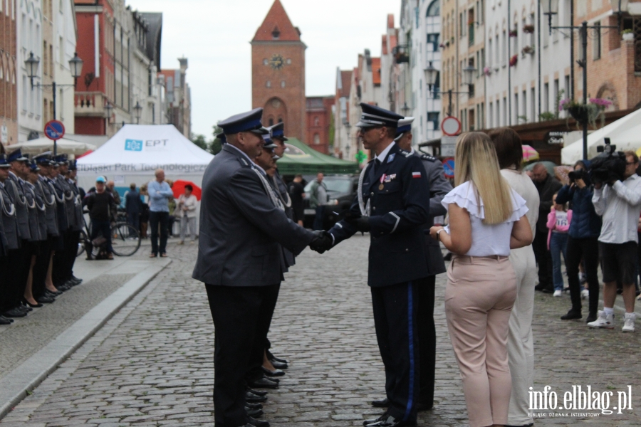 Wyróżniono 88 funkcjonariuszy i pracowników KMP w Elblągu, fot. 83