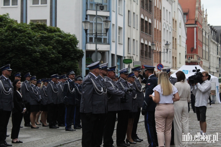 Wyróżniono 88 funkcjonariuszy i pracowników KMP w Elblągu, fot. 84