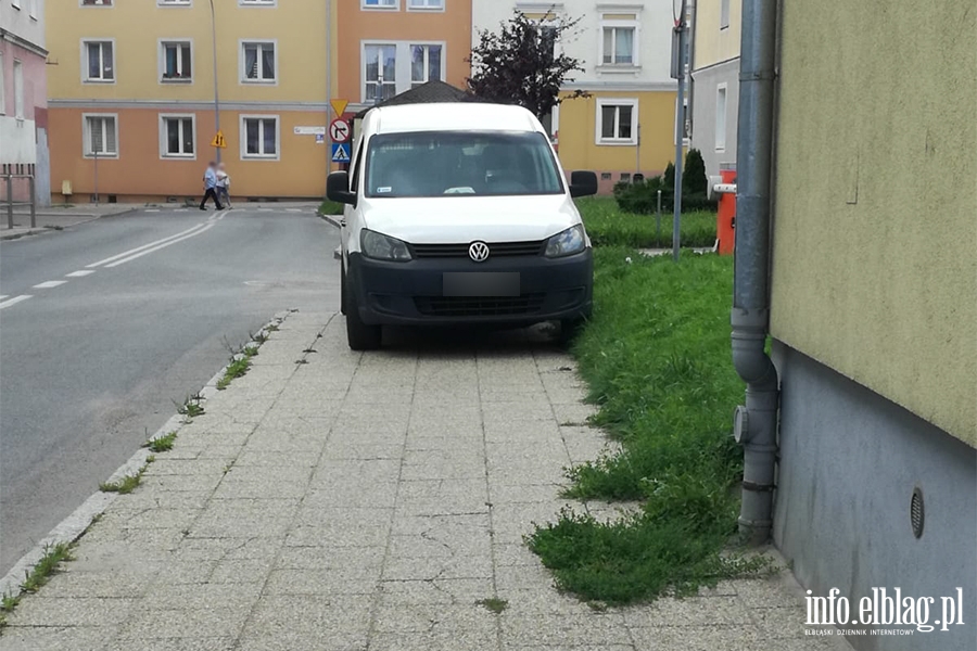 Mistrzowie parkowania w Elblągu (część 276), fot. 8