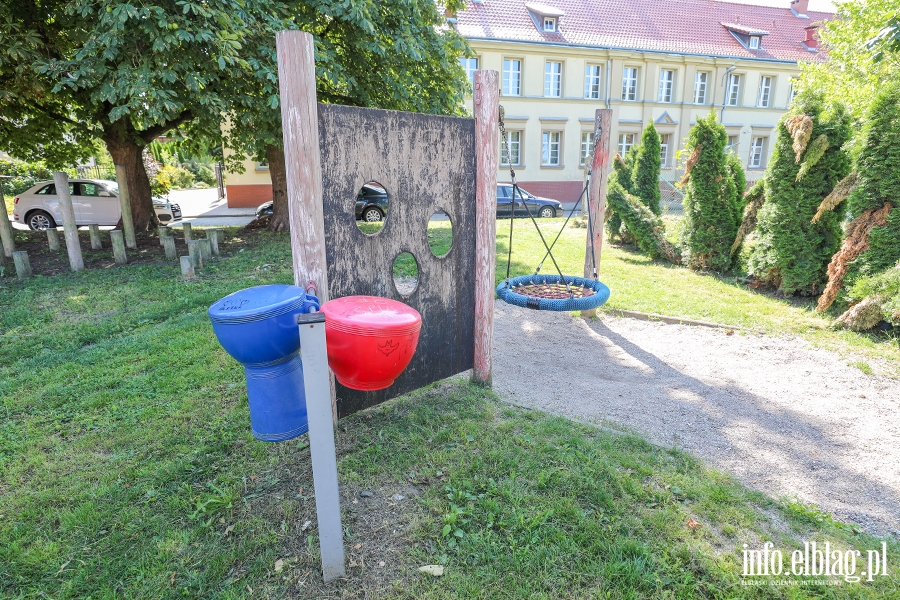 Ze Starwki zniknie jedyny plac zabaw? "Zy stan placu niepokoi mieszkacw", fot. 12