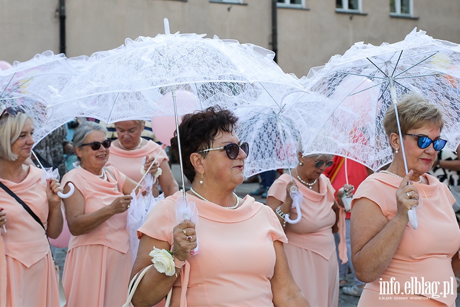 Seniorzy przejli Elblg. Przemarsz na pocztek tygodnia penego atrakcji , fot. 1