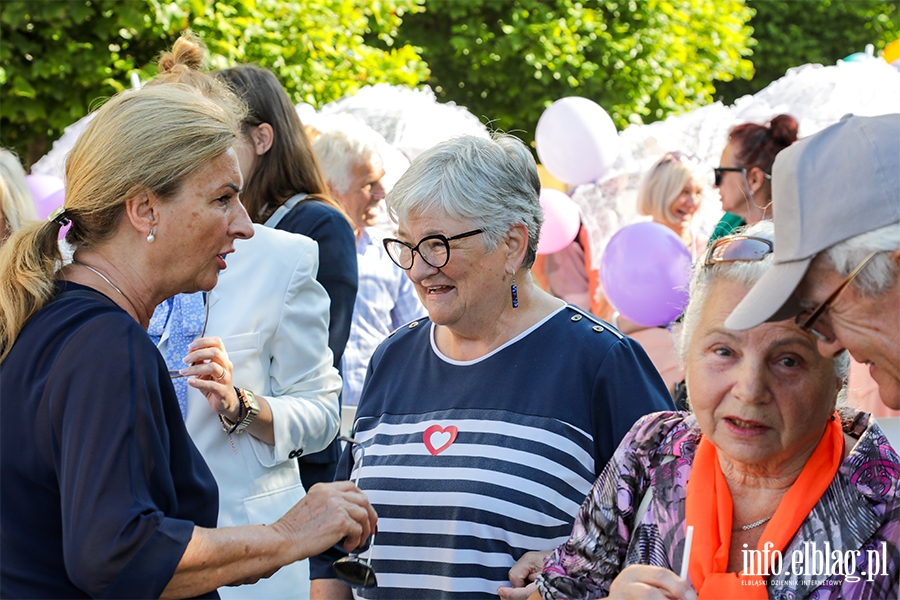 Seniorzy przejęli Elbląg. Przemarsz na początek tygodnia pełnego atrakcji , fot. 8