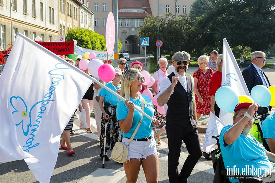 Seniorzy przejęli Elbląg. Przemarsz na początek tygodnia pełnego atrakcji , fot. 32