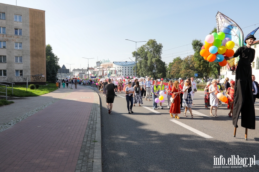Seniorzy przejęli Elbląg. Przemarsz na początek tygodnia pełnego atrakcji , fot. 56