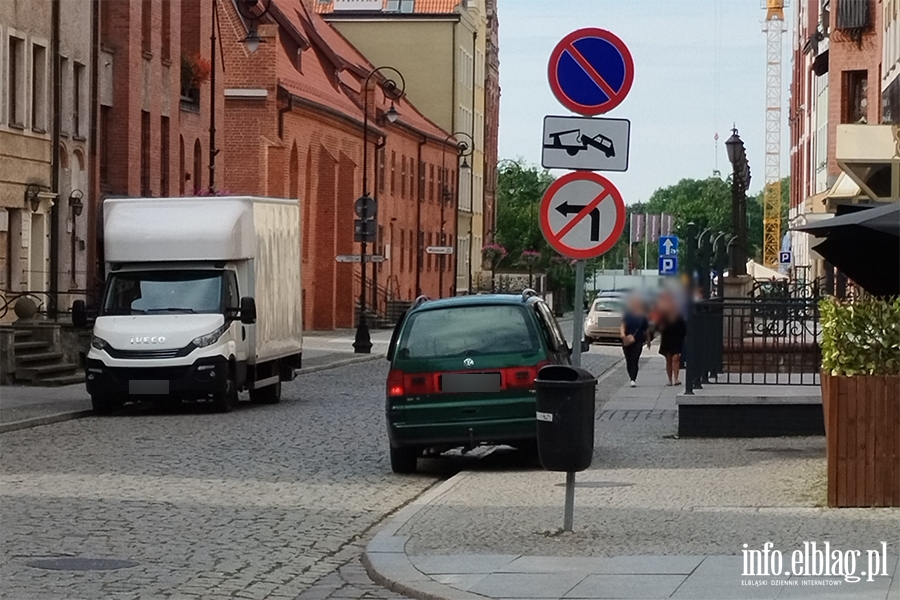 Mistrzowie parkowania w Elblągu (część 288), fot. 4