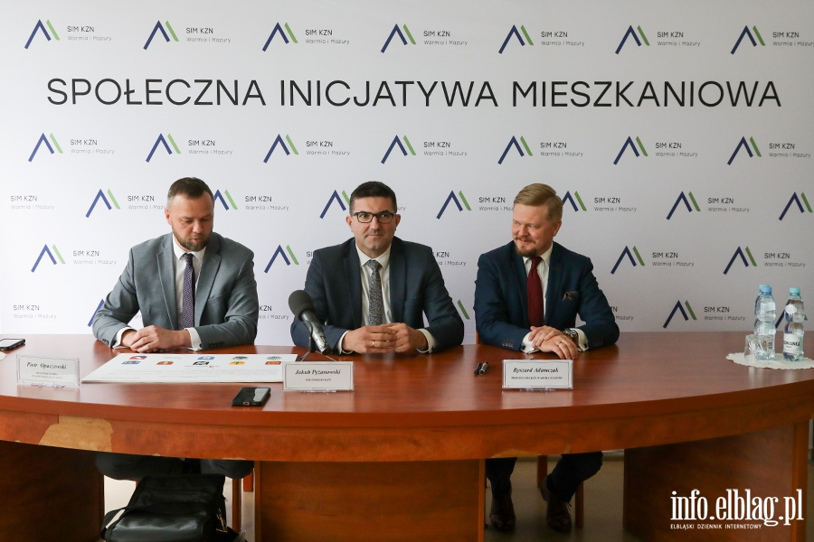 Wręczenie czeków gminom w ramach Społecznej Inicjatywy Mieszkaniowej, fot. 3