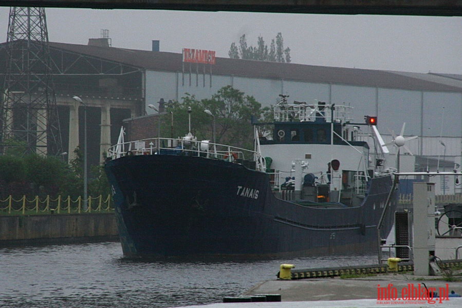 Pierwsza od lat barka z węglem wpłynęła do elbląskiego portu, fot. 34