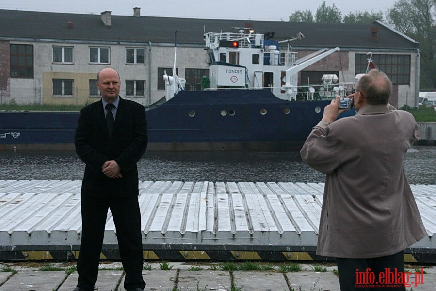 Pierwsza od lat barka z węglem wpłynęła do elbląskiego portu, fot. 39