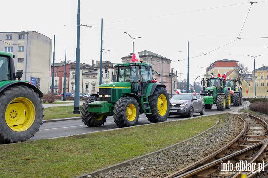 "Chopski bunt"sparaliowa miasto. Rolnicy protestuj na ulicachElblga, fot. 4