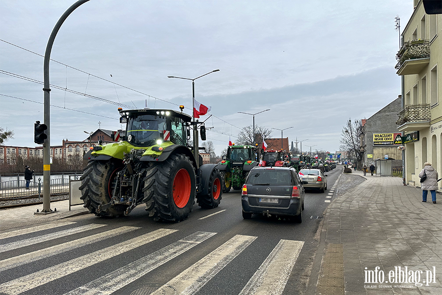 "Chopski bunt"sparaliowa miasto. Rolnicy protestuj na ulicachElblga, fot. 21