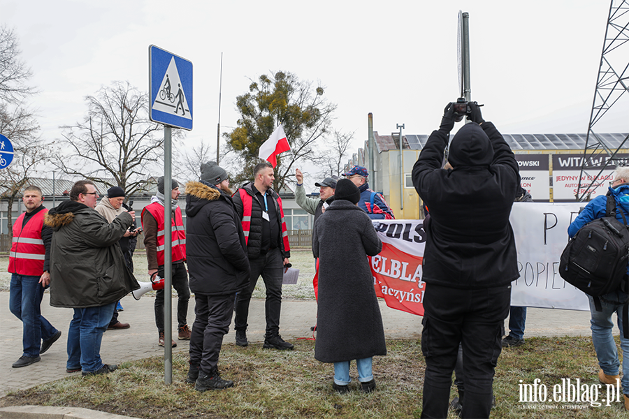 "Chopski bunt"sparaliowa miasto. Rolnicy protestuj na ulicachElblga, fot. 51