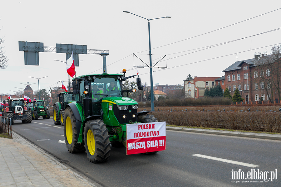 "Chłopski bunt" sparaliżował miasto. Rolnicy protestują na ulicach Elbląga, fot. 70