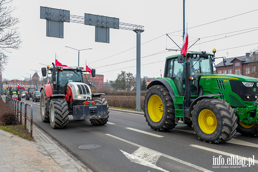 "Chłopski bunt" sparaliżował miasto. Rolnicy protestują na ulicach Elbląga, fot. 71