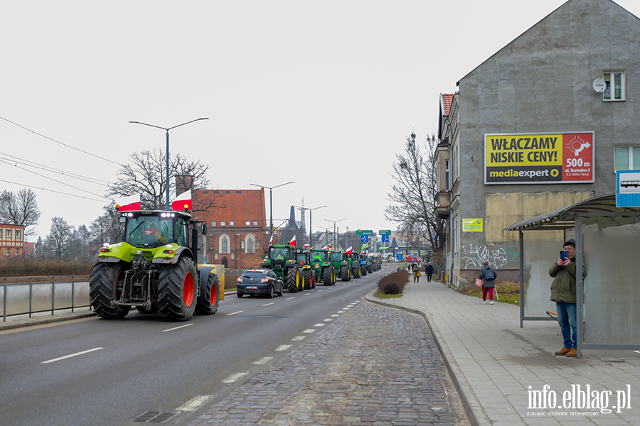 "Chłopski bunt" sparaliżował miasto. Rolnicy protestują na ulicach Elbląga, fot. 74