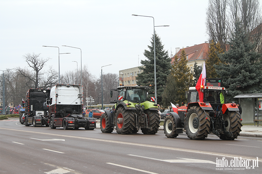 "Chłopski bunt" sparaliżował miasto. Rolnicy protestują na ulicach Elbląga, fot. 77