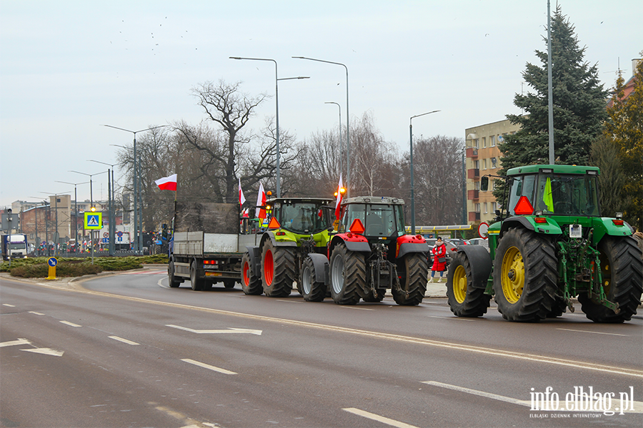 "Chłopski bunt" sparaliżował miasto. Rolnicy protestują na ulicach Elbląga, fot. 80
