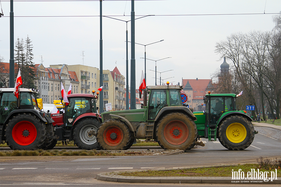 "Chłopski bunt" sparaliżował miasto. Rolnicy protestują na ulicach Elbląga, fot. 90